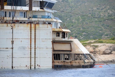 Isola del Giglio - Costa Concordia - la situazione attorno al re