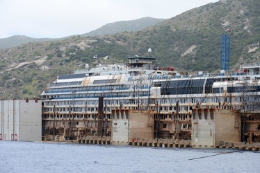 Isola del Giglio - Costa Concordia - la situazione attorno al re