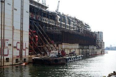 Genova, porto - nave Concordia, relitto di quella che fu la Cost