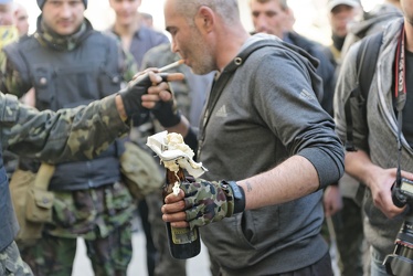 Kiev - Gay intolerance - The militias controlling Maidan assault