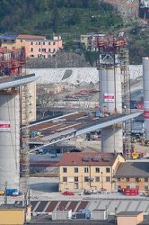 Genova, avanzamento lavori ponte ex morandi - sollevamento di un