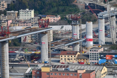 Genova, avanzamento lavori ponte ex morandi - sollevamento di un