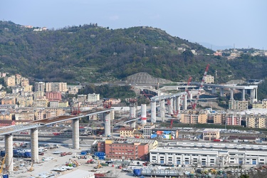 Genova, avanzamento lavori ponte ex morandi - sollevamento di un