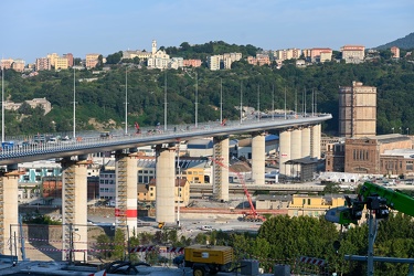 Genova, nuovo ponte Genova San Giorgio, inquadrato da elicoidale