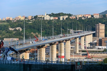 Genova, nuovo ponte Genova San Giorgio, inquadrato da elicoidale