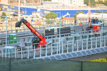 Genova, nuovo ponte Genova San Giorgio, inquadrato da elicoidale