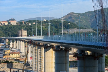 Genova, nuovo ponte Genova San Giorgio, inquadrato da elicoidale