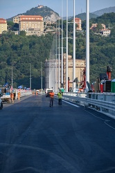 Genova, nuovo ponte Genova San Giorgio, inquadrato da elicoidale