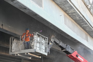 Genova, nuovo ponte Genova San Giorgio, inquadrato da elicoidale