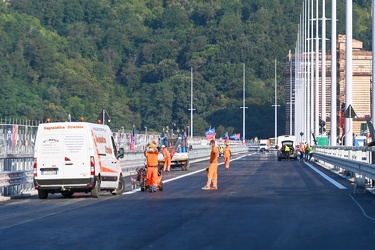 Genova, nuovo ponte Genova San Giorgio, inquadrato da elicoidale