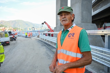 Genova, nuovo ponte Genova San Giorgio, inquadrato da elicoidale