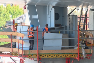 Genova, nuovo ponte Genova San Giorgio, inquadrato da elicoidale