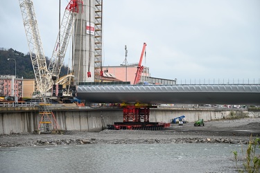 Genova, avanzamento lavori nuovo ponte - trasferimento campata i