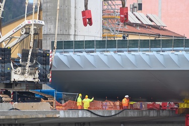 Genova, avanzamento lavori nuovo ponte - trasferimento campata i