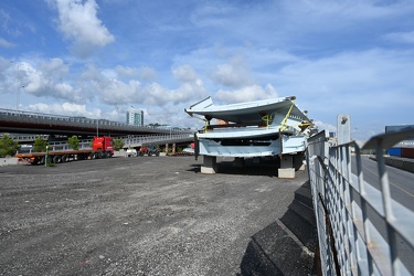 Genova, Cornigliano - nuovi pezzi per il nuovo ponte in costruzi