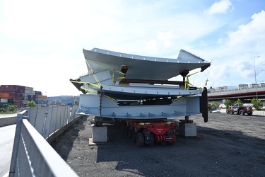 Genova, Cornigliano - nuovi pezzi per il nuovo ponte in costruzi