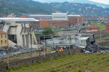 Genova - crollo di ponte Morandi - il primo giorno - giorno uno 
