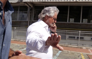Genova - anche Beppe Grillo ai funerali di Stato per le vittime 
