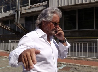 Genova - anche Beppe Grillo ai funerali di Stato per le vittime 