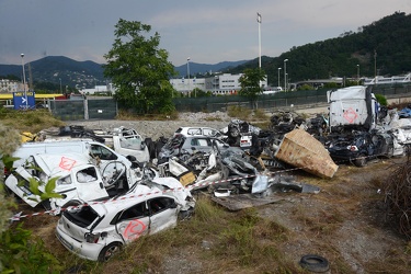 Genova, Bolzaneto  - area in cui sono accumulati i resti del cro