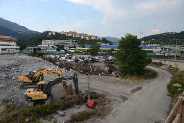 Genova, Bolzaneto  - area in cui sono accumulati i resti del cro