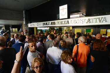 Genova - consiglio congiunto, protesta degli sfollati