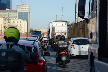 Genova - la complessa situazione del traffico a poco meno di un 