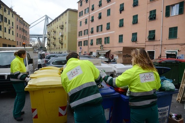 Genova, zona Certosa - la situazione attorno al ponte prima dell