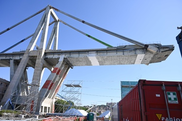 Genova - le ultime foto sotto il ponte Morand