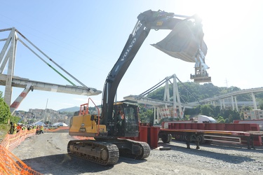 Genova - le ultime foto sotto il ponte Morand