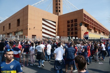 Genova, stadio Ferraris - la protesta dei tifosi genoani sotto l