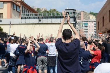 Genova, stadio Ferraris - la protesta dei tifosi genoani sotto l