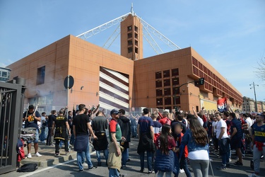 Genova, stadio Ferraris - la protesta dei tifosi genoani sotto l