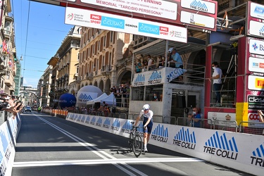 Genova, via XX Settembre - arrivo giro appennino ciclismo