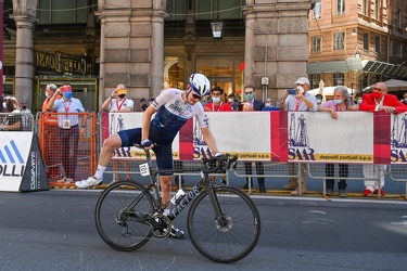 Genova, via XX Settembre - arrivo giro appennino ciclismo