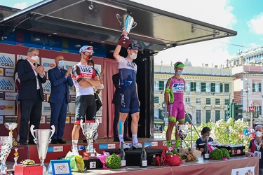 Genova, via XX Settembre - arrivo giro appennino ciclismo