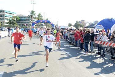 Genova - corso Italia - la corsa per beneficenza di Radio19 - ra