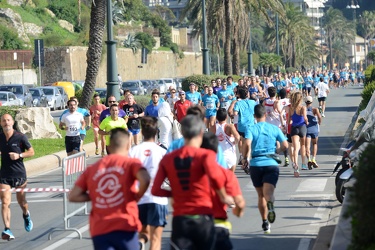 Genova - corso Italia - la corsa per beneficenza di Radio19 - ra