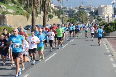 Genova - corso Italia - la corsa per beneficenza di Radio19 - ra