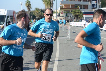 Genova - corso Italia - la corsa per beneficenza di Radio19 - ra