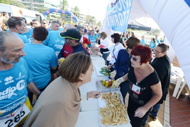 Genova - corso Italia - la corsa per beneficenza di Radio19 - ra