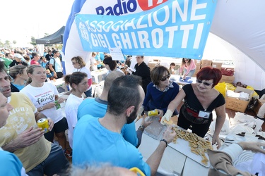 Genova - corso Italia - la corsa per beneficenza di Radio19 - ra