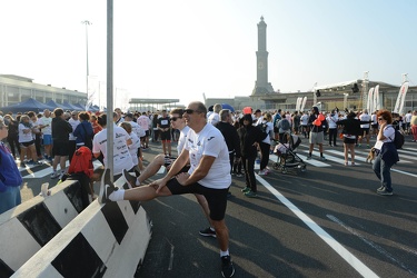 Genova - la corsa StraGenova nel porto sotto la lanterna