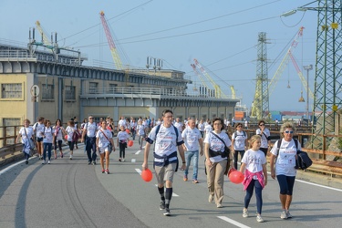 Genova - la corsa StraGenova nel porto sotto la lanterna