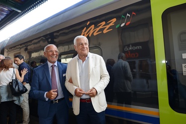 Genova, stazione principe - consegna nuovi treni regionali Jazz