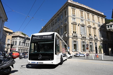 Genova - presentato nuovo autobus elettrico gratuito