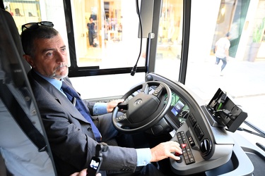 Genova - presentato nuovo autobus elettrico gratuito