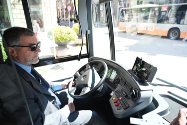 Genova - presentato nuovo autobus elettrico gratuito