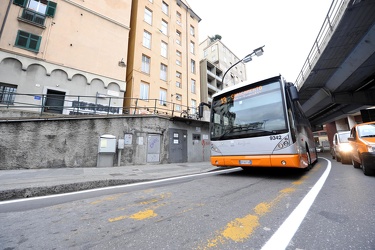Genova - piazza Cavour - corsia gialla 