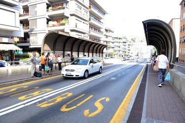 Genova - Corso Europa - ri-tracciate le corsie gialle